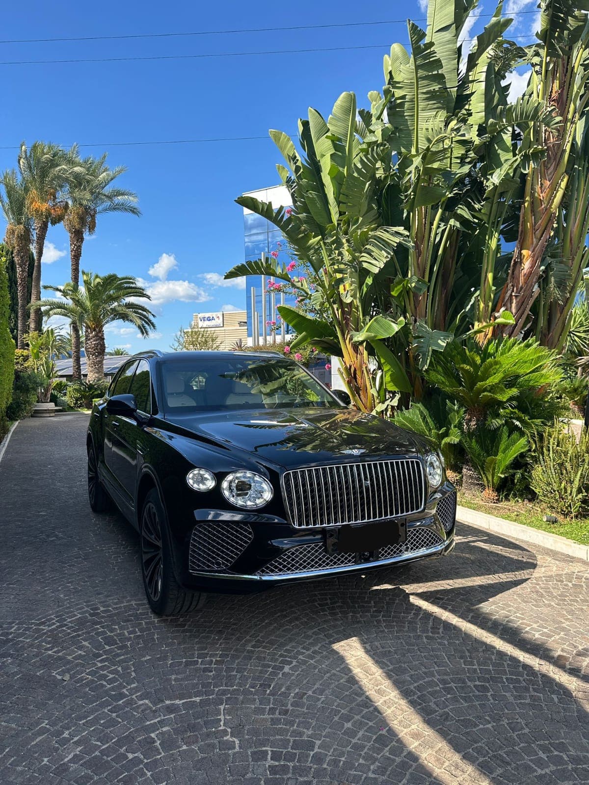 Bentley Bentayga — FFGR Jets chauffeured ground transfer