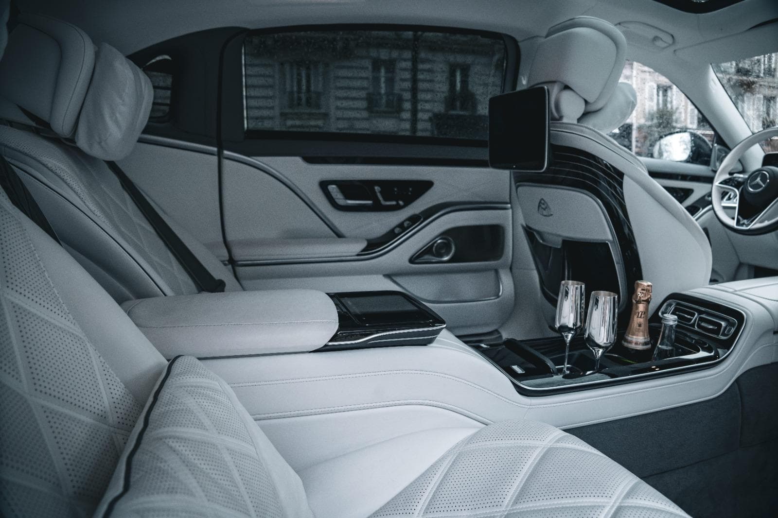 Mercedes-Maybach S-Class — FFGR Jets chauffeured ground transfer