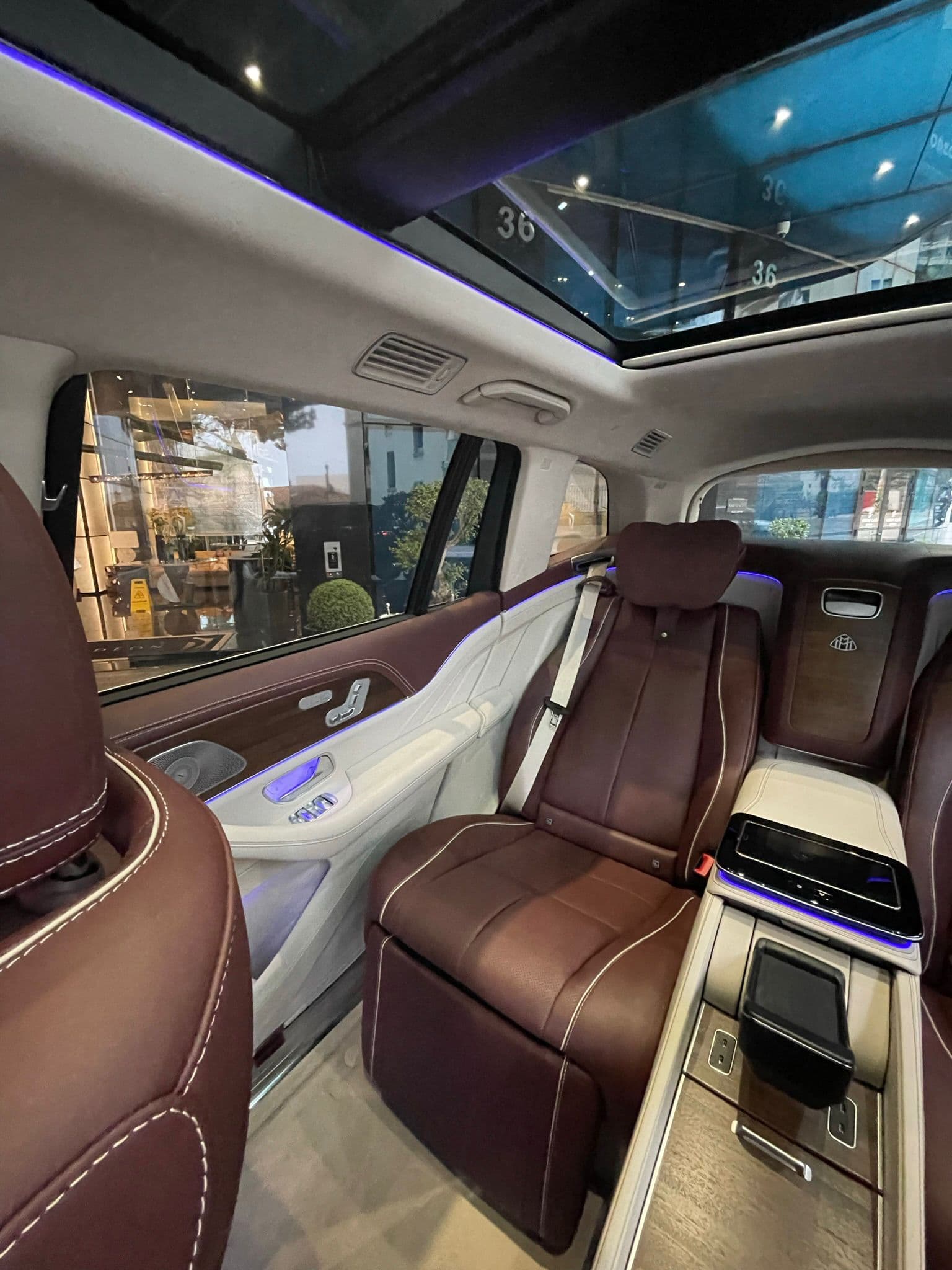 Mercedes-Maybach GLS | FFGR Jets chauffeured ground transfer
